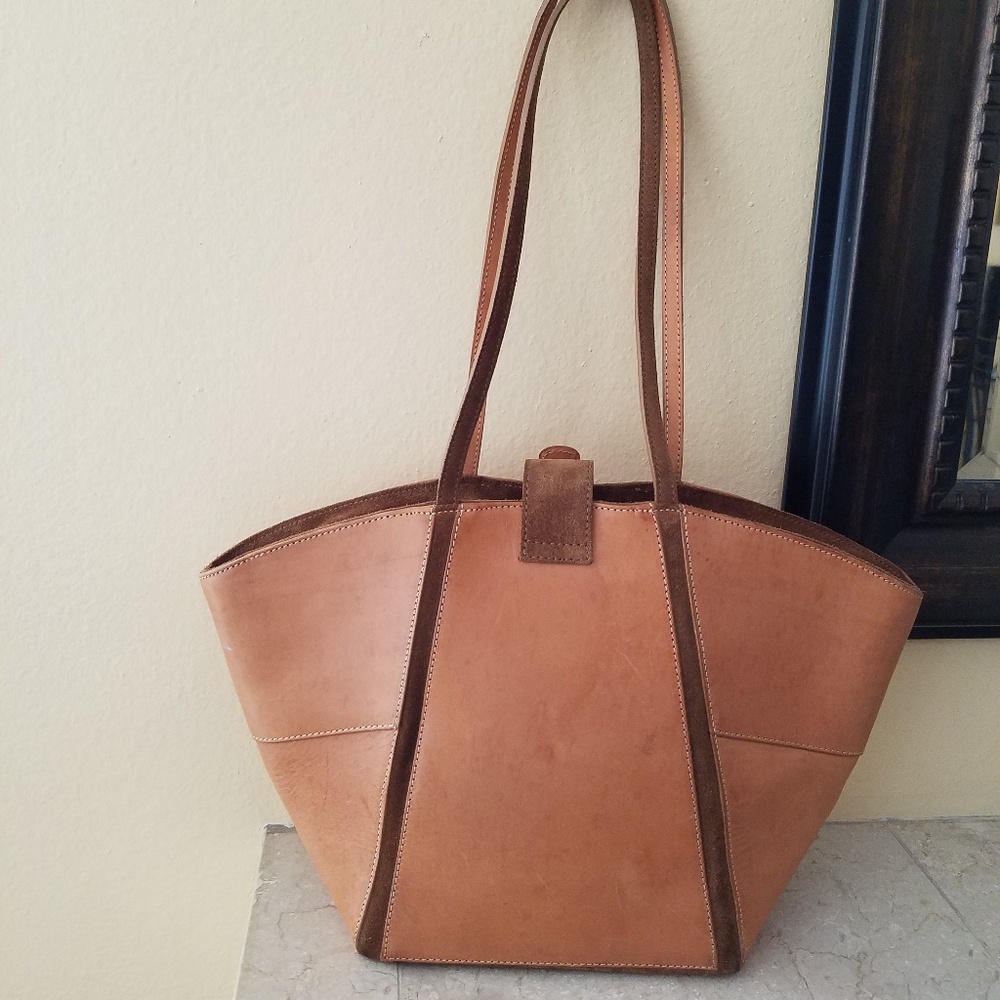 💖Host Pick💖Claudia Genuine Leather Bag - Picture 2 of 8